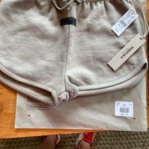 Essentials Fear of God Short size small smoke